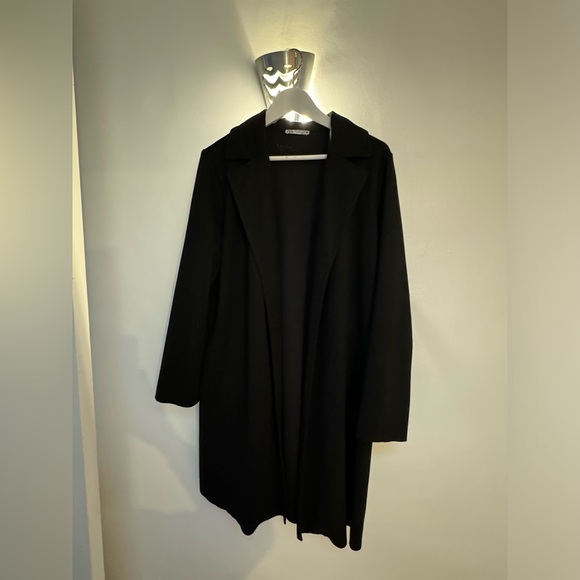 Zara Black Blazer - Picture 1 of 6
